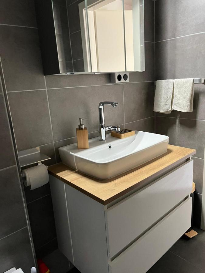 Moderne, Ruhige Ferienwohnung , Ideal Zum Abschalten Hadamar Exterior foto