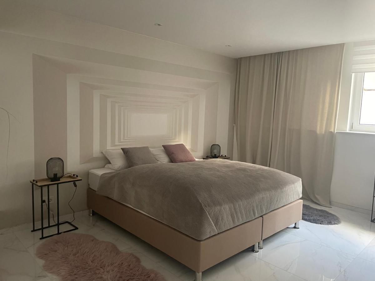 Moderne, Ruhige Ferienwohnung , Ideal Zum Abschalten Hadamar Exterior foto