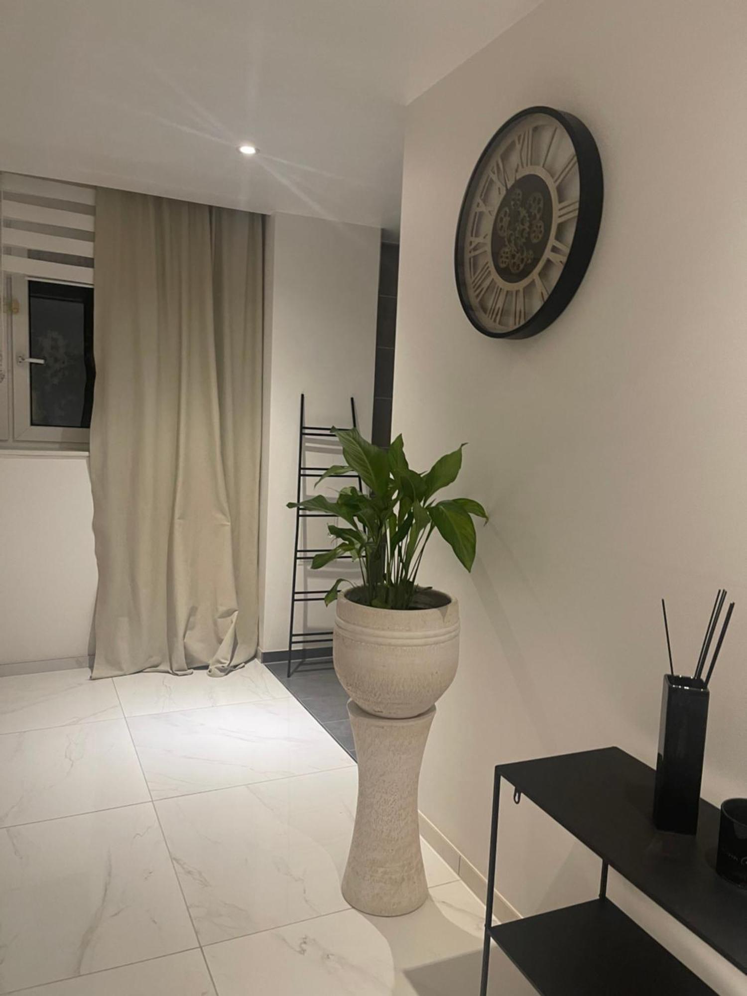 Moderne, Ruhige Ferienwohnung , Ideal Zum Abschalten Hadamar Exterior foto